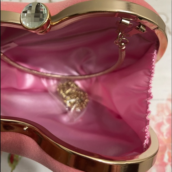 Pink Heart shaped Purse handbag - Picture 11 of 16